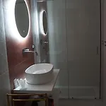 Lux 4*