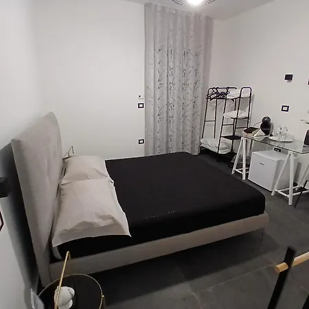 Lux Bed & Breakfast 4*